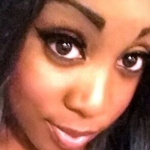 Meet your Posher, Amina